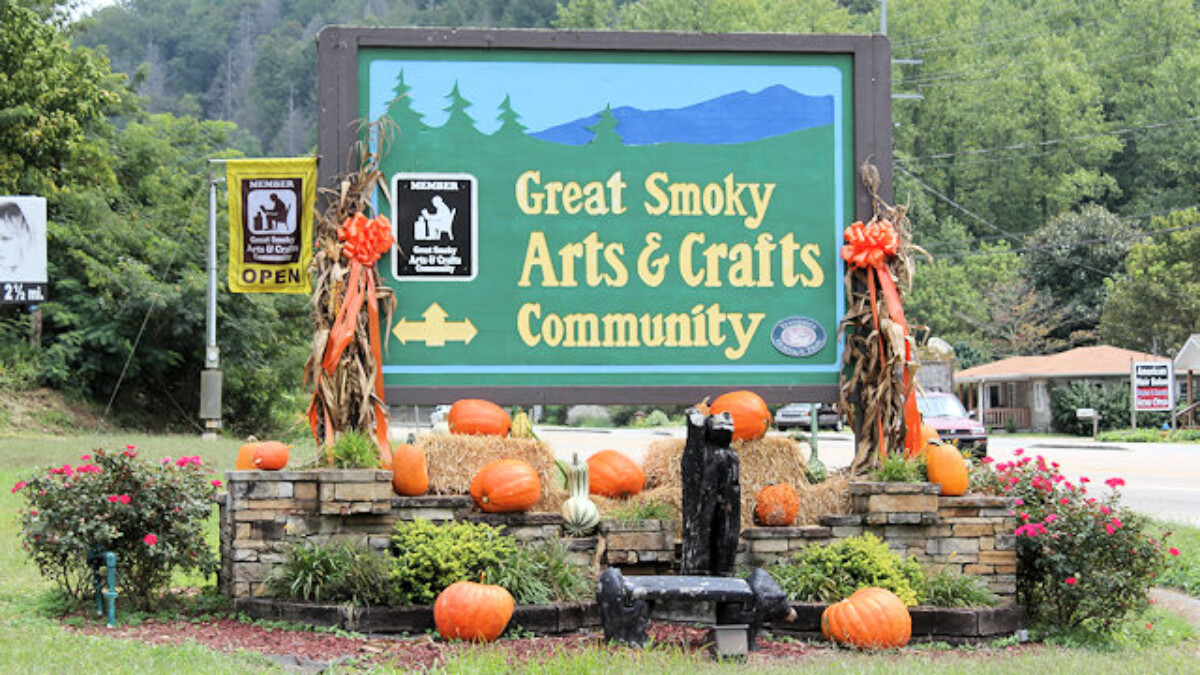 Gatlinburg Arts & Crafts Community: Activities, History & Information